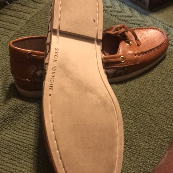 Michael Kors lightly used condition shoes - Picture 4 of 4